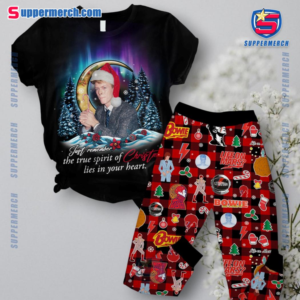 David Bowie Just Remember The True Spirit Of Christmas Lies In Your Heart Pajamas Set jqgPiE4